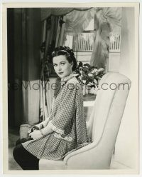 6h401 HEDY LAMARR deluxe 8x10 still '40s seated portrait of the beautiful star by John Engstead!