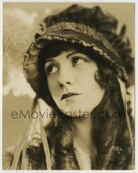 6h540 MAE MARSH deluxe 7.5x9.5 still '20s great c/u of the pretty star wearing a bonnet by Evans!