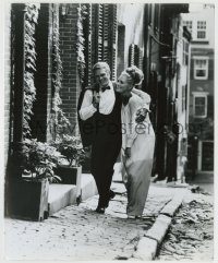 6h888 THOMAS CROWN AFFAIR 8.25x10 still '68 Steve McQueen & sexy Faye Dunaway walking in street!