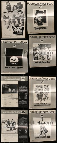 7a014 LOT OF 15 UNCUT PRESSBOOKS '70s advertising for a variety of different movies!
