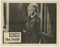 7c453 LA VERITE LC #5 1961 close up of sexy Brigitte Bardot holding gun, Clouzot's The Truth!