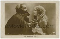 7d173 MAN WHO LAUGHS 105/1 German Ross postcard 1929 great c/u of Conrad Veidt grabbing Mary Philbin