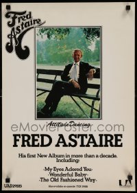 7f506 FRED ASTAIRE 17x24 English music poster 1976 smiling portrait on bench, Attitude Dancing!