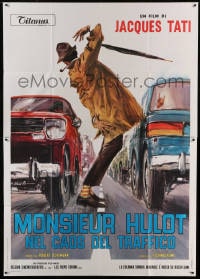 7g407 TRAFFIC Italian 2p 1973 Ciriello art of Jacques Tati as Mr. Hulot between cars on road!