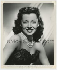 7h425 GAIL RUSSELL 8.25x10 still 1949 sexy smiling c/u wearing low-cut dress & pearl necklace!