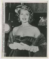 7h793 SALOME 8.25x10 news photo 1953 glamorous Rita Hayworth arriving at the New York City premiere!