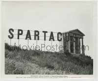 7h852 SPARTACUS candid 8.25x10 still 1960 wonderful road sign-like structure of the movie's title!