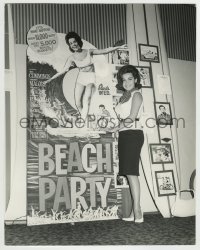 7m096 BEACH BLANKET BINGO deluxe candid 11x14 still 1965 sexy Annette Funicello by theater display!