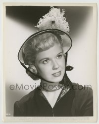 8a245 DORIS DAY 8x10.25 still 1950s youthful head & shoulders portrait wearing great hat!
