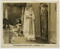 8a417 HIS MAJESTY BUNKER BEAN 8x10 still 1925 Matt Moore in Egyptian outfit by sarcophagus & dog!