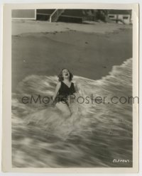8a630 MIRIAM HOPKINS 8x10 still 1931 relaxing at the beach after making The Smiling Lieutenant!