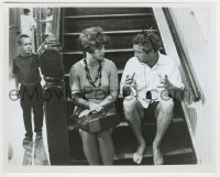 8a731 RACHEL, RACHEL candid 8x10 still 1968 director Paul Newman gives instruction to Estelle Parsons!