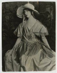 8a766 ROMOLA 7x9.25 still 1924 Lillian Gish in cool dress & hat, finest actress in motion pictures!