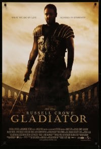 8c350 GLADIATOR int'l DS 1sh 2000 Ridley Scott, cool image of Russell Crowe in the Coliseum!