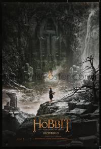 8c418 HOBBIT: THE DESOLATION OF SMAUG teaser DS 1sh 2013 cool image of Bilbo outside Erebor!
