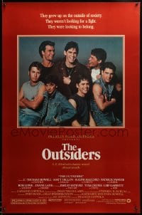 8c667 OUTSIDERS 1sh 1982 Coppola, S.E. Hinton, Howell, Dillon, Macchio, image of top cast!