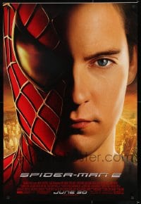 8c828 SPIDER-MAN 2 advance DS 1sh 2004 great close-up image of Tobey Maguire in the title role!