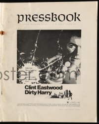 8d122 DIRTY HARRY pressbook 1971 great c/u of Clint Eastwood pointing gun, Don Siegel crime classic