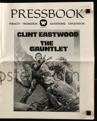 8d160 GAUNTLET pressbook 1977 great art of Clint Eastwood & Sondra Locke by Frank Frazetta!