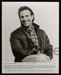 8d662 FIELD OF DREAMS presskit w/ 7 stills 1989 Kevin Costner, if you build it, they will come!