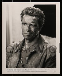 8d751 LAST ACTION HERO presskit w/ 18 stills 1993 Arnold Schwarzenegger, F. Murray Abraham, Carney