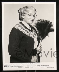 8d817 MRS. DOUBTFIRE presskit w/ 15 stills 1993 cross-dressing Robin Williams, Sally Field