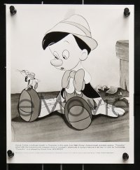 8d856 PINOCCHIO presskit w/ 13 stills R1984 Disney cartoon about a wooden boy who wants to be real!