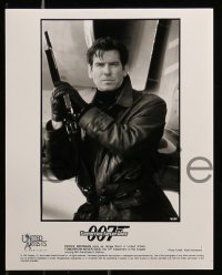 8d953 TOMORROW NEVER DIES presskit w/ 7 stills 1997 images of Pierce Brosnan as James Bond 007!