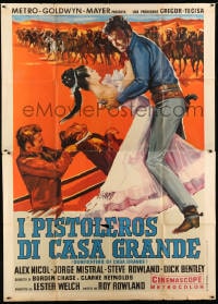 8f137 GUNFIGHTERS OF CASA GRANDE Italian 2p 1965 different Avelli art of Alex Nicol grabbing woman!