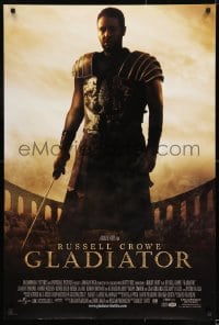 8r462 GLADIATOR DS 1sh 2000 Ridley Scott, cool image of Russell Crowe in the Coliseum!