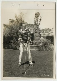 8s050 ADOLPHE MENJOU 8x11 key book still 1930s wearing white flannels & light sweater for golfing!