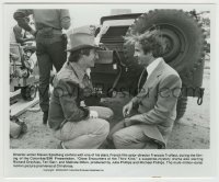 8s188 CLOSE ENCOUNTERS OF THE THIRD KIND candid 8x9.75 still 1977 young Spielberg & Francois Truffaut!