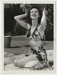 8s501 LORETTA YOUNG 6x8 news photo 1944 aiding the soldiers in WWII with this sexy swimsuit pose!