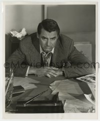 8s561 MR. BLANDINGS BUILDS HIS DREAM HOUSE 8.25x10 still 1948 Cary Grant at desk by Gaston Longet!