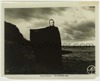 8s732 SEVENTH SEAL 8.25x10 still 1958 Ingmar Bergman, Bengt Ekerot as Death on rocky beach!