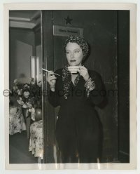 8s795 SUNSET BOULEVARD candid 7.25x9 news photo 1950 Gloria Swanson smoking by her dressing room!