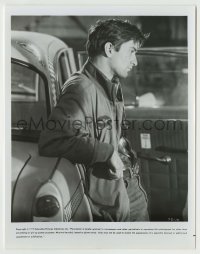 8s809 TAXI DRIVER 8x10.25 still 1976 profile close up of Robert De Niro standing by his cab!