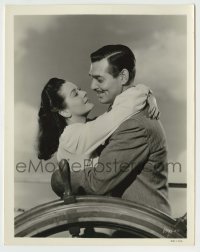 8s821 THEY MET IN BOMBAY 8x10.25 still 1941 c/u of Clark Gable & Rosalind Russell by ship's wheel!