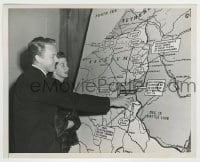 8s854 VAN JOHNSON 7.25x9 news photo 1949 showing his wife a point of interest on a map of Belgium!