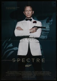 8t939 SPECTRE Italian 1p 2015 c/u of Daniel Craig as James Bond 007 in tuxedo with gun!
