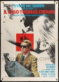 8t962 THOMAS CROWN AFFAIR Italian 1p R1974 Steve McQueen kissing Faye Dunaway & carrying money bag!