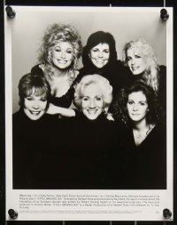8x913 STEEL MAGNOLIAS presskit w/ 12 stills 1989 Sally Field, Dolly Parton, MacLaine, Hannah
