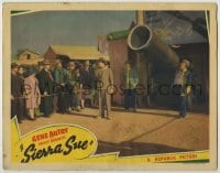 8z818 SIERRA SUE LC 1941 Gene Autry & crowd wait for person to be shot out of cannon at carnival!