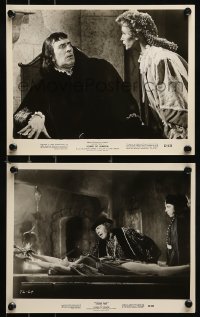 9a990 TOWER OF LONDON 2 8x10 stills 1962 Vincent Price, Roger Corman, do you have the courage?