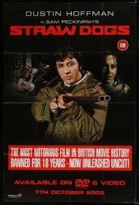 9f080 STRAW DOGS video English 40x60 R2002 Sam Peckinpah, Dustin Hoffman with shotgun!