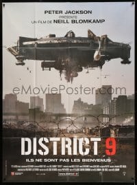 9f707 DISTRICT 9 French 1p 2009 Neill Blomkamp, cool image of spaceship, no humans allowed!