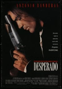 9g289 DESPERADO DS 1sh 1995 Robert Rodriguez, close image of Antonio Banderas with big gun!