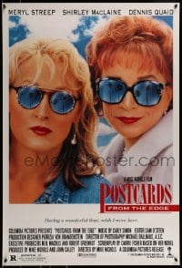 9g727 POSTCARDS FROM THE EDGE 1sh 1990 great image of Shirley MacLaine & Meryl Streep w/sunglasses!