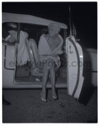 9m543 JAYNE MANSFIELD 4x5 negative 1958 arriving at the chapel for her wedding to Mickey Hargitay!
