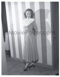 9m550 SUSAN HAYWARD 4x5 negative 1947 the pretty redhead wearing street dress of grey wool crepe!